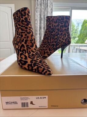 MICHAEL Michael Kors CHEETAH HAIRCALF Print Pointed Toe Ankle Booties